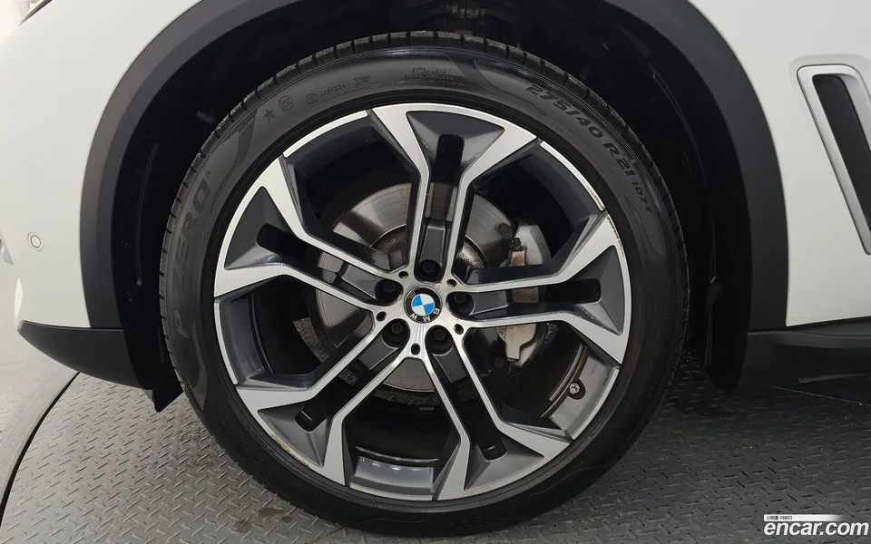 BMW X5 xDrive 40i xLine 2022 — thumbnail 2