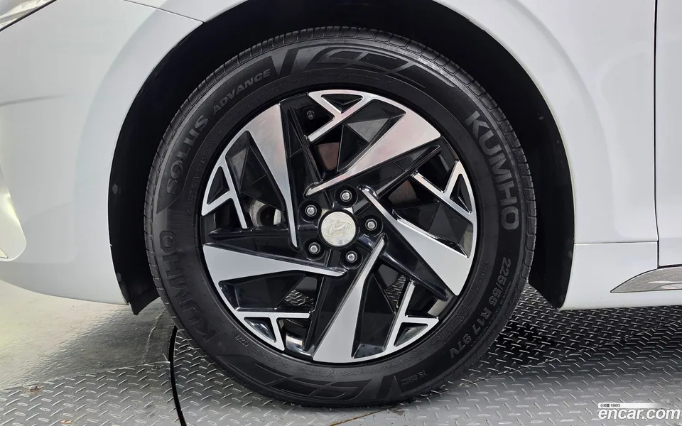 Hyundai Grandeur IG Hybrid 2022 — thumbnail 2