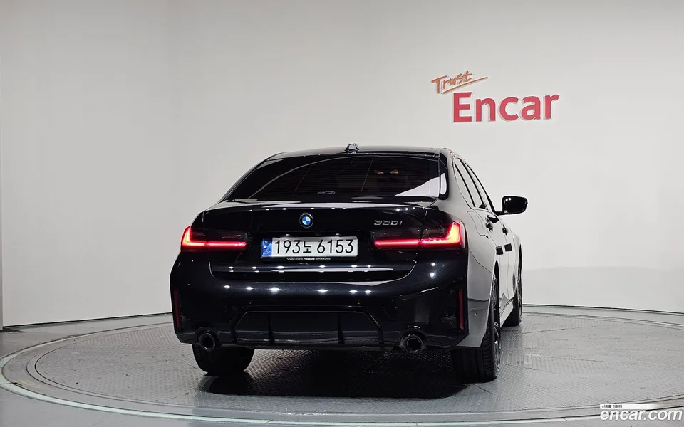 BMW 3 Series 320i M 2024 — thumbnail 4