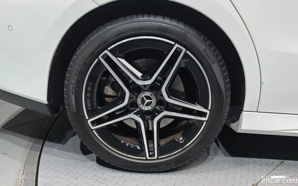 Mercedes-Benz CLA-Class CLA250 4MATIC 2023 — миниатюра 2