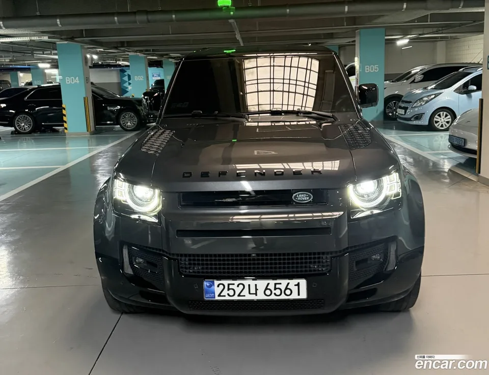 Land Rover Defender 110 D300 X- HSE 2025 — photo 1, buy with delivery to Moscow