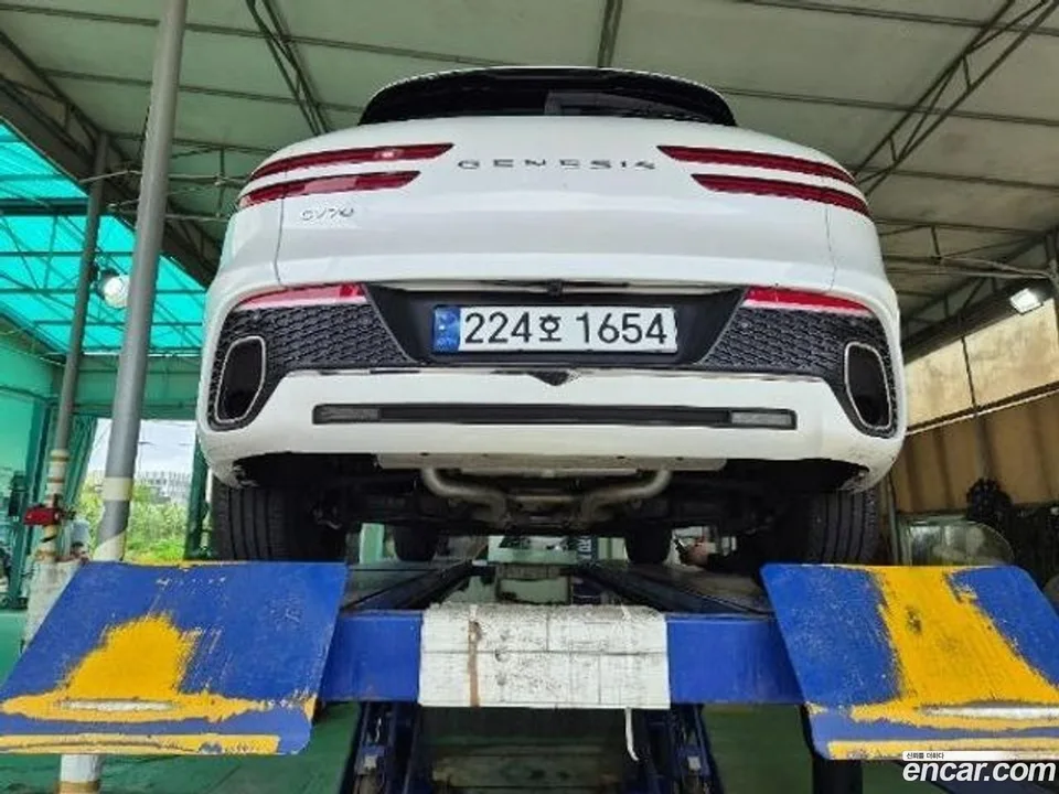 Genesis GV70 2.5T 2WD 2024 — thumbnail 2