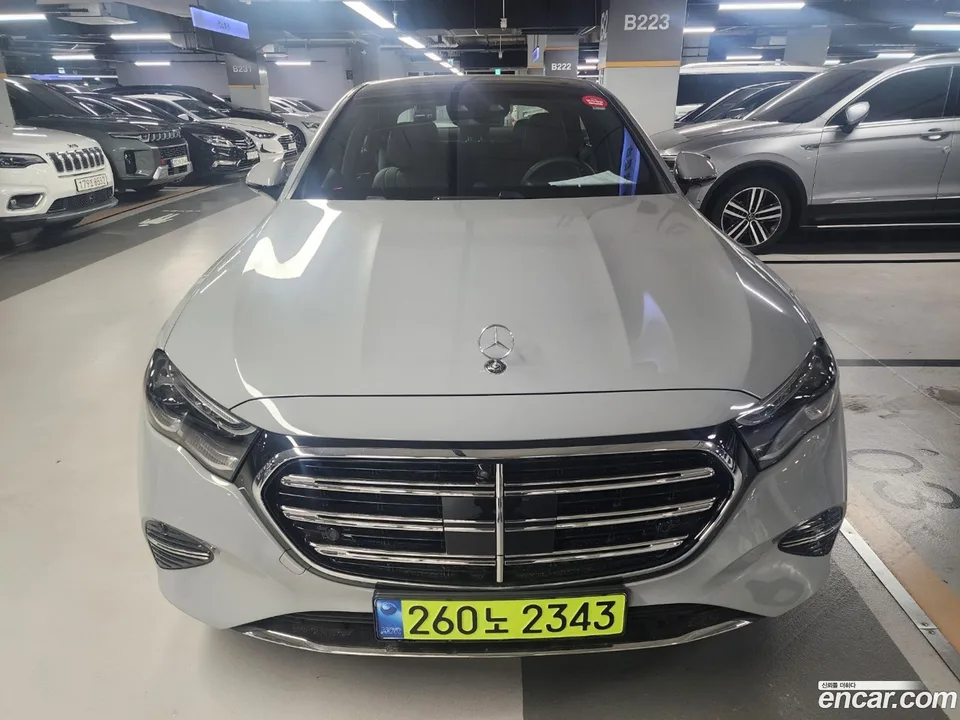 Mercedes-Benz E-Class E300 4MATIC 2025 — photo 1, buy with delivery to Moscow