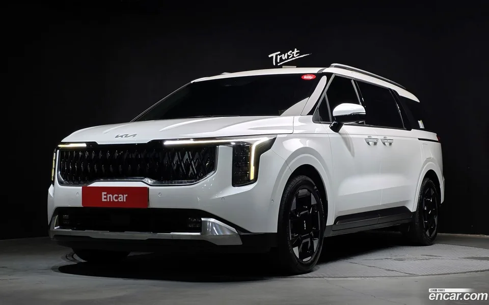 Kia Carnival HEV 9 2025 — photo 1, buy with delivery to Moscow