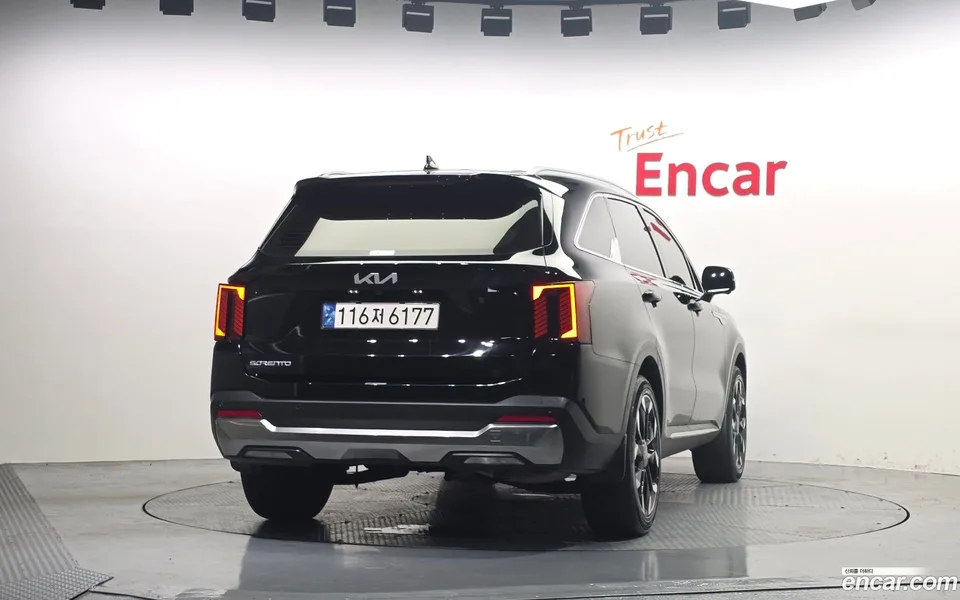 Kia Sorento 2.5T 2WD 2023 — thumbnail 4