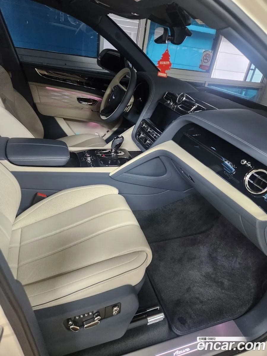 Bentley Bentayga 4.0 V8 EWB 2024 — thumbnail 2