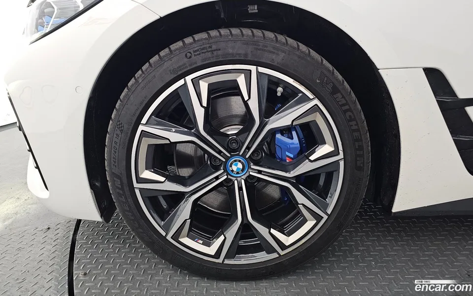 BMW i4 eDrive40 M 2024 — thumbnail 2