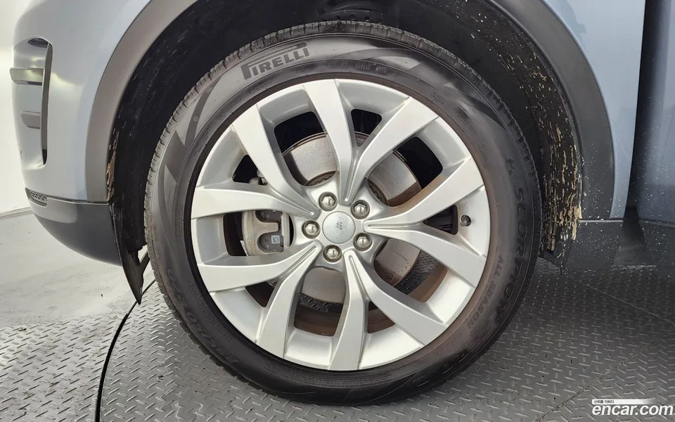 Land Rover Discovery Sport P250 SE 2023 — миниатюра 5