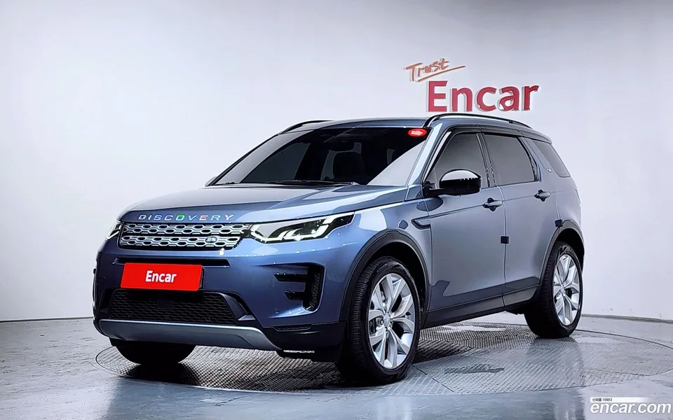 Land Rover Discovery Sport P250 SE 2023 — фото 1, купить с доставкой в Москву