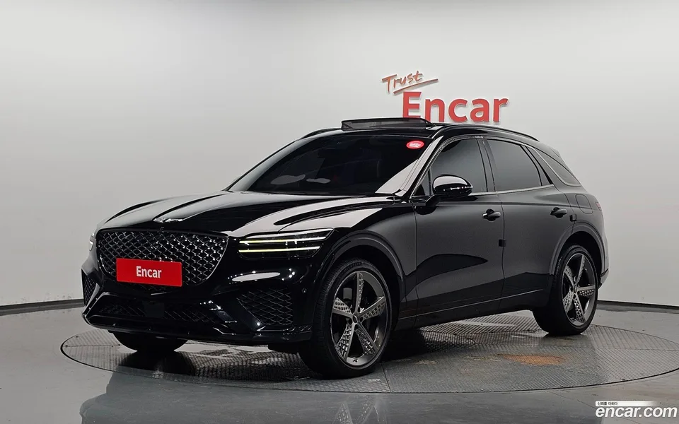 Genesis GV70 2.5T 2WD 2022 — photo 1, buy with delivery to Moscow