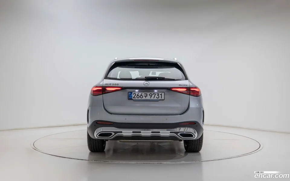 Mercedes-Benz GLC-Class GLC300 4MATIC 2025 — thumbnail 4