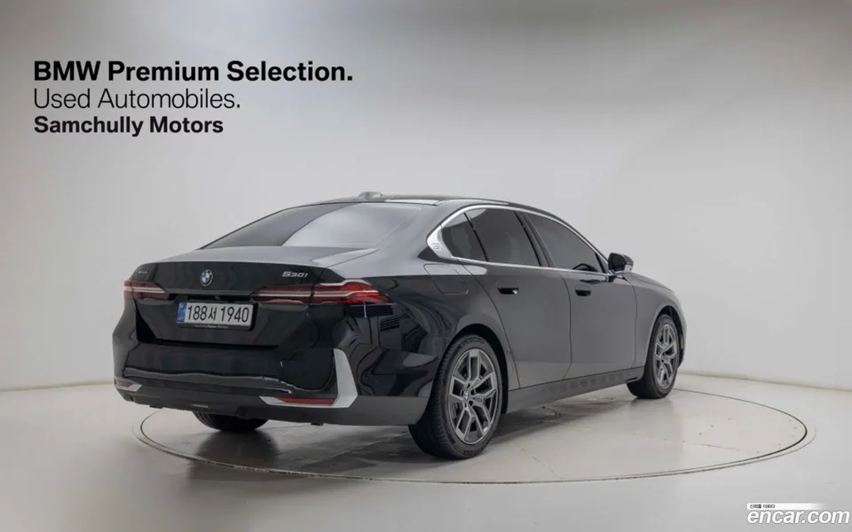 BMW 5 Series 530i xDrive 2025 — миниатюра 4