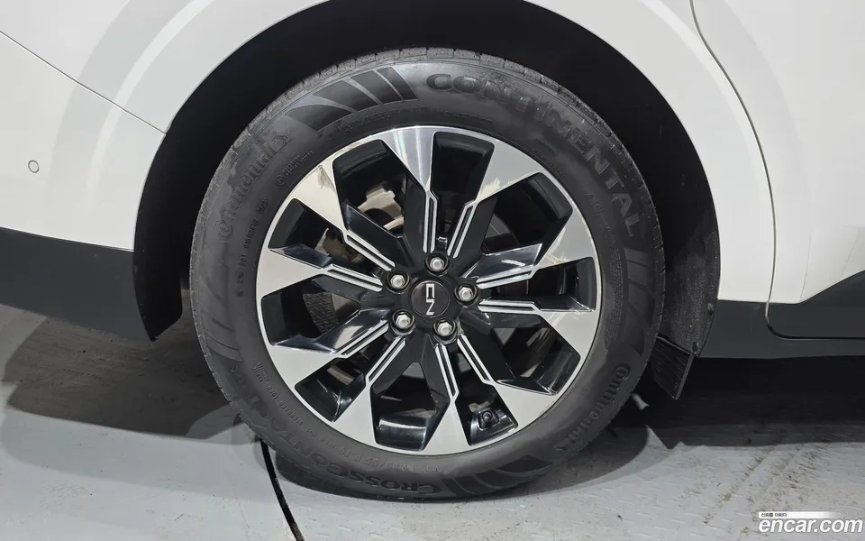 Kia Carnival 9 2023 — thumbnail 2