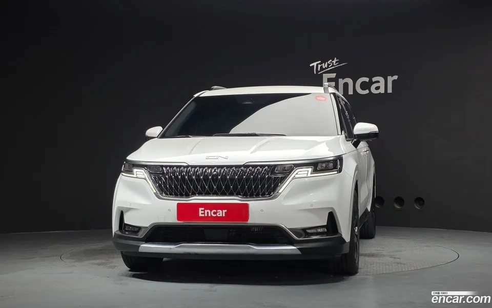 Kia Carnival 9 2023 — thumbnail 3