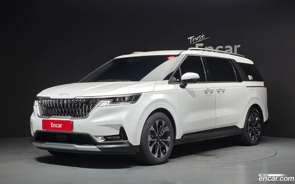 Kia Carnival 9 2023 — photo 1, buy with delivery to Moscow