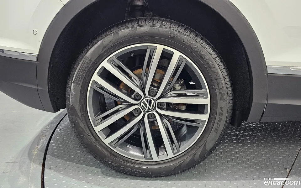 Volkswagen Tiguan 2.0 TDI 4 2023 — thumbnail 2