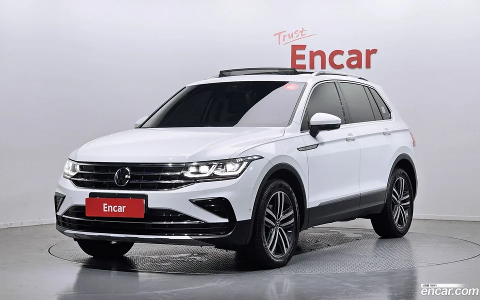 Volkswagen Tiguan 2.0 TDI 4 2023 — photo 1, buy with delivery to Moscow