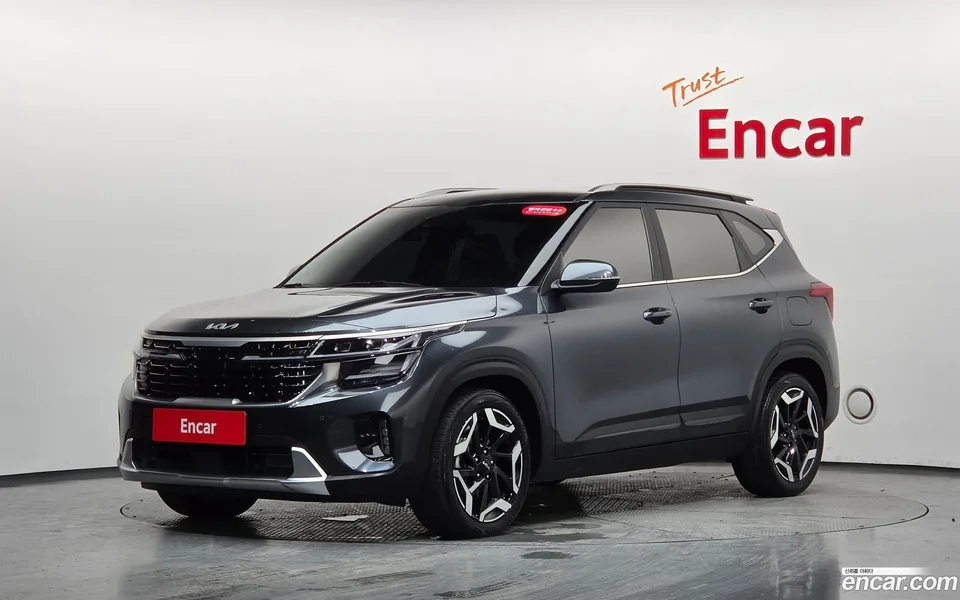 Kia Seltos 1.6 2WD 2022 — photo 1, buy with delivery to Moscow