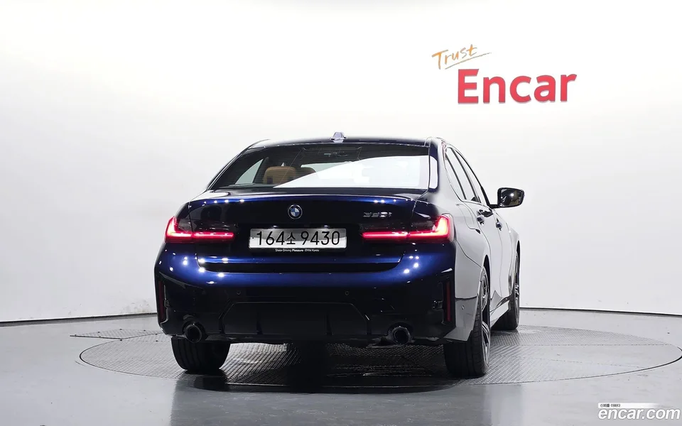 BMW 3 Series 320i M 2025 — thumbnail 4