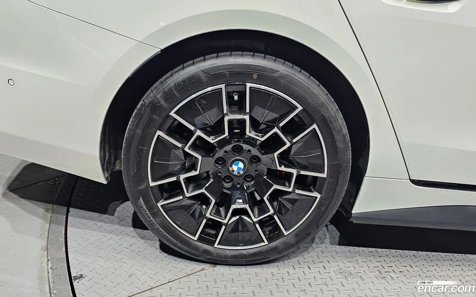 BMW i4 eDrive40 M 2025 — thumbnail 2
