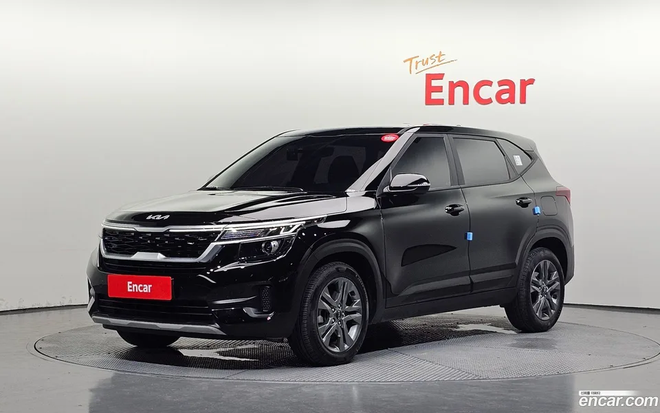 Kia Seltos 1.6 2WD 2022 — photo 1, buy with delivery to Moscow