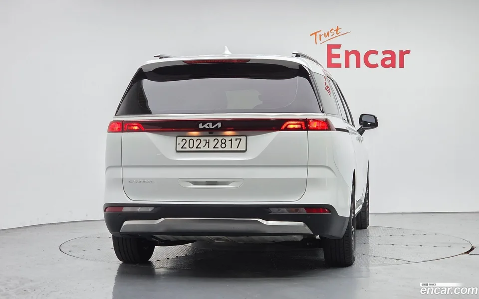 Kia Carnival 9 2023 — thumbnail 4