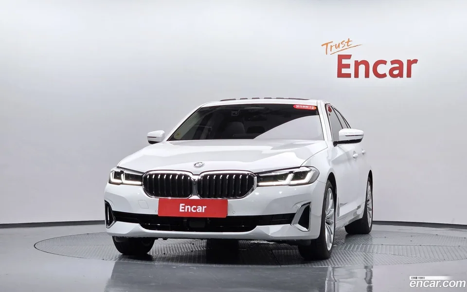 BMW 5 Series 530i 2023 — thumbnail 3