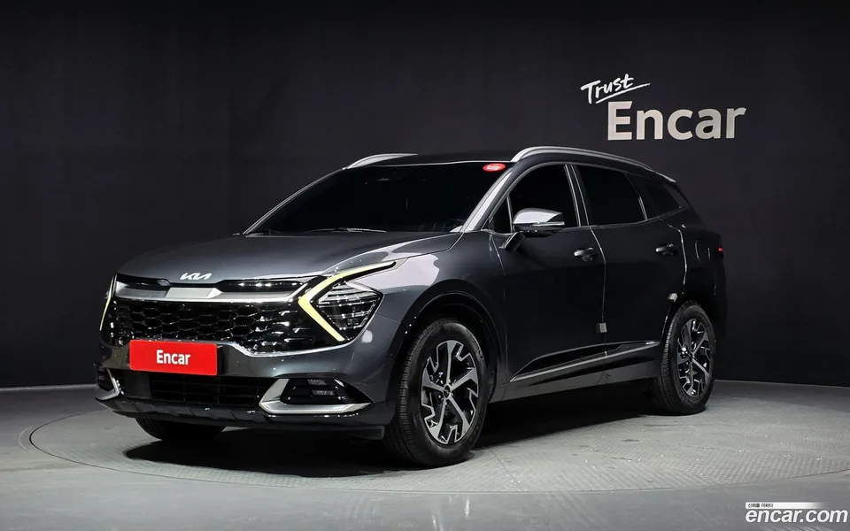 Kia Sportage Hybrid 2WD 2022 — photo 1, buy with delivery to Moscow