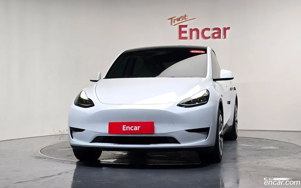 Tesla Model Y RWD 2024 — thumbnail 3