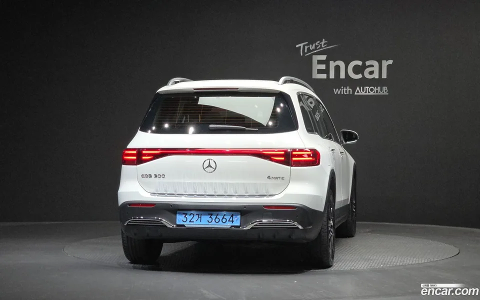 Mercedes-Benz EQB EQB300 4MATIC AMG 2025 — thumbnail 4