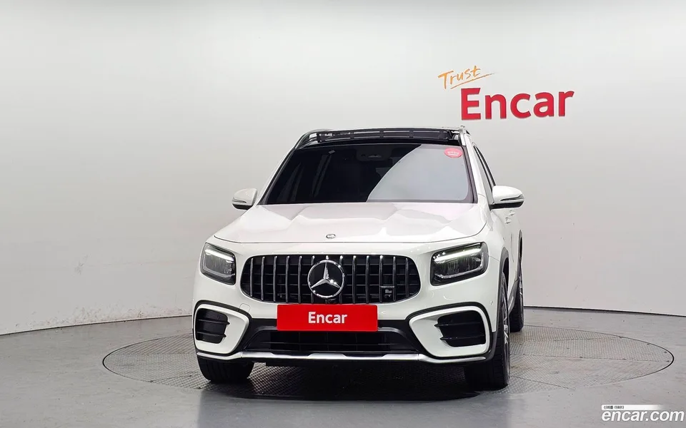 Mercedes-Benz GLB-Class AMG GLB35 4MATIC 2024 — thumbnail 3