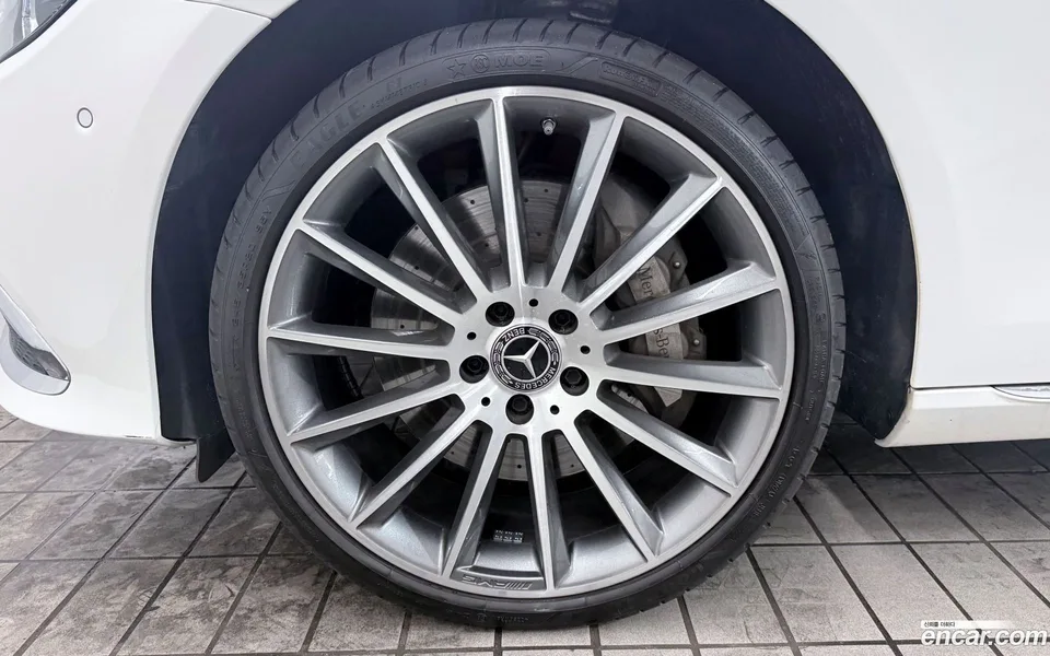 Mercedes-Benz E-Class E450 4MATIC 2023 — thumbnail 2