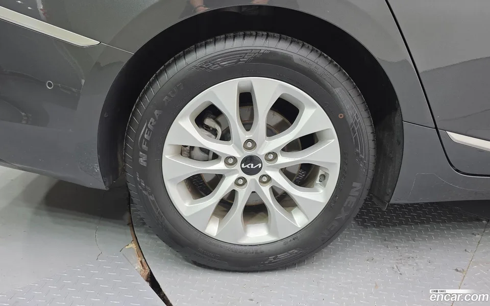 Kia K8 2.5 2WD 2023 — thumbnail 2