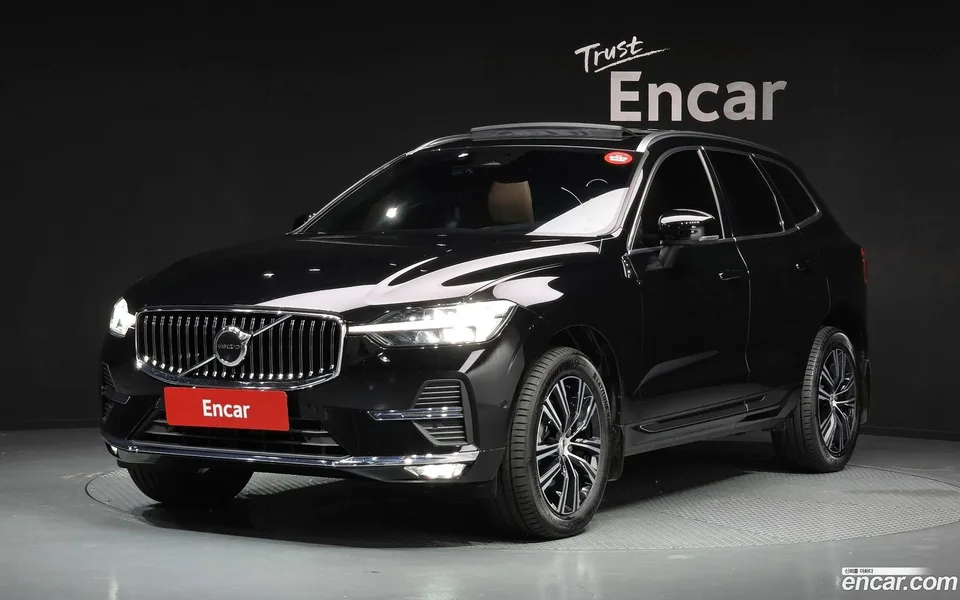 Volvo XC60 B5 2022 — photo 1, buy with delivery to Moscow