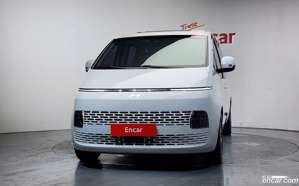Hyundai Staria 4WD 11 2025 — thumbnail 3