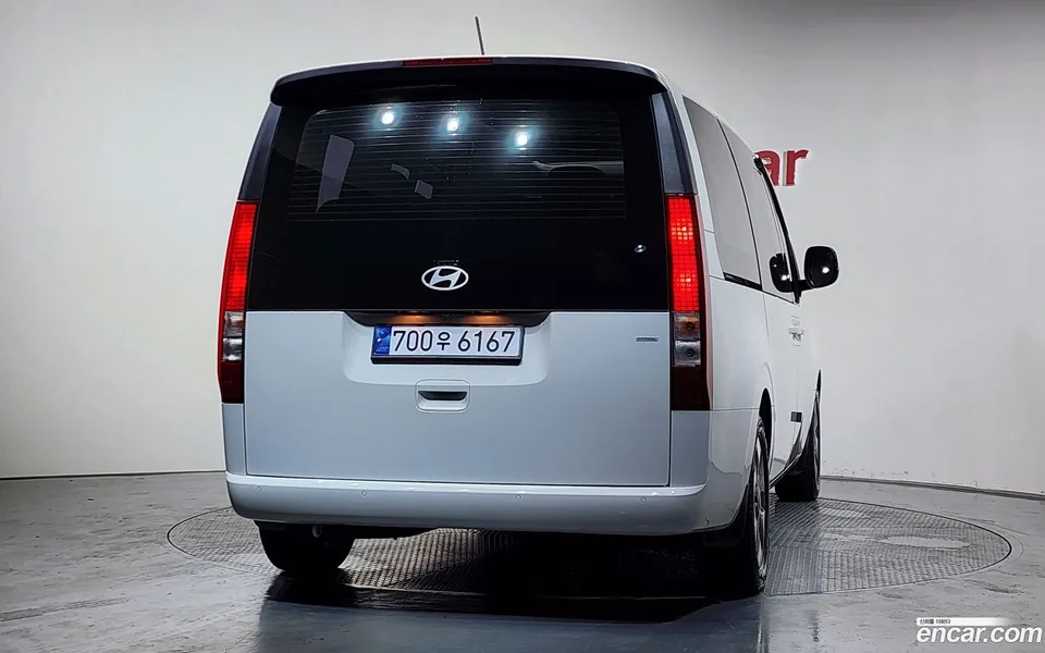 Hyundai Staria 4WD 11 2025 — thumbnail 4