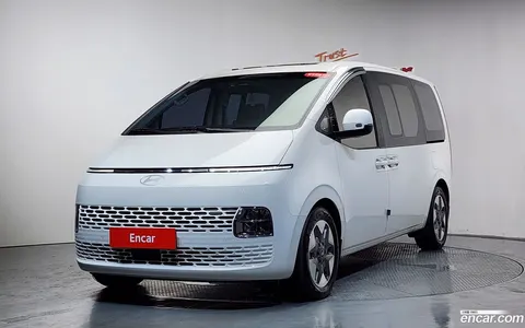 Hyundai Staria 2025 купить в Москве