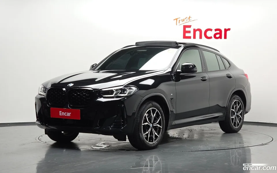 BMW X4 xDrive20i M 2022 — photo 1, buy with delivery to Moscow