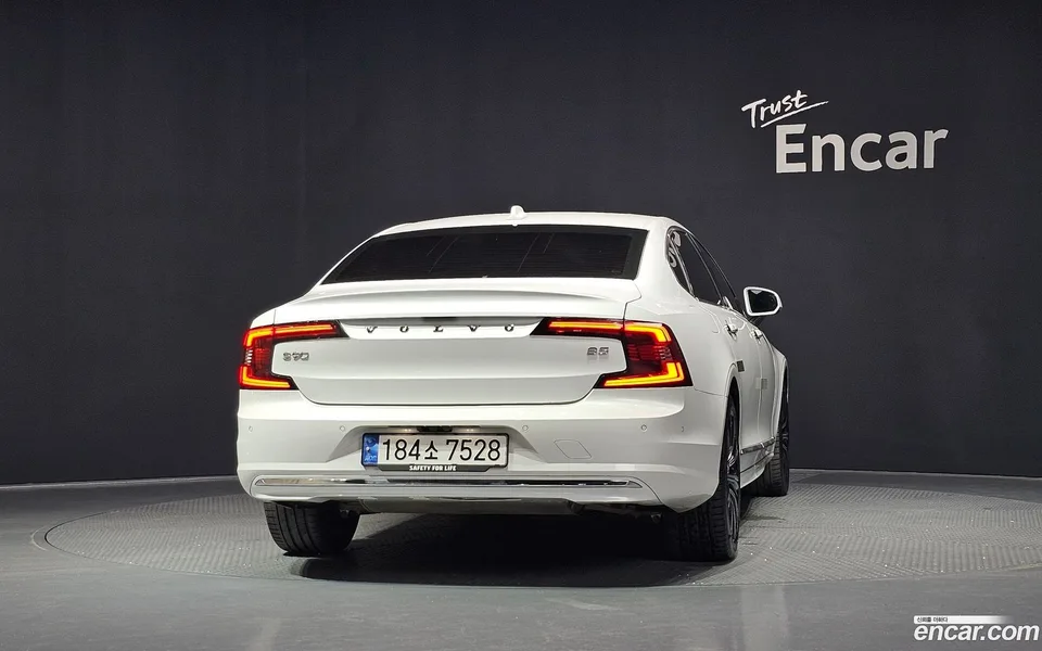 Volvo S90 B5 2022 — миниатюра 4