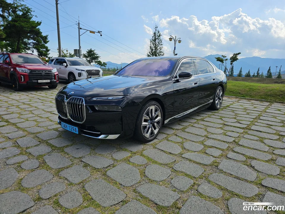 BMW i7 xDrive 60 2024 — photo 1, buy with delivery to Moscow