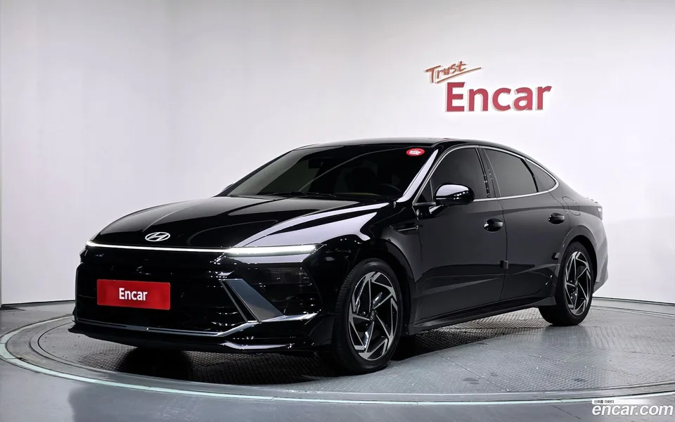 Hyundai Sonata The Edge Hybrid 2023 — photo 1, buy with delivery to Moscow
