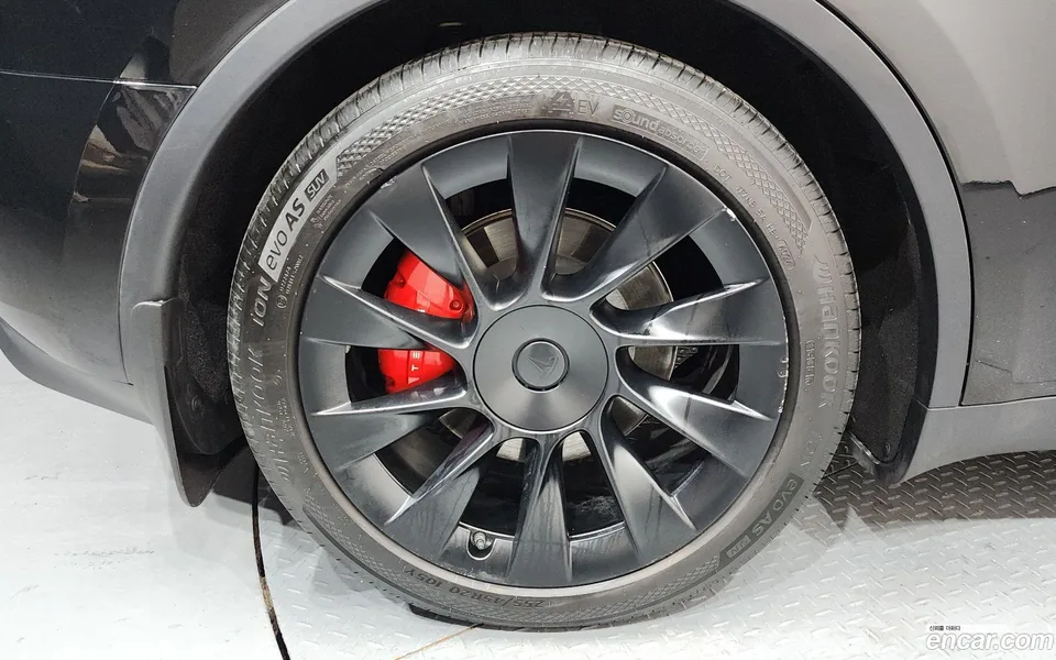 Tesla Model Y RWD 2023 — thumbnail 5