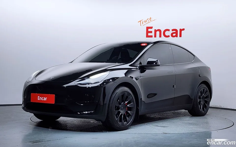Tesla Model Y RWD 2023 — photo 1, buy with delivery to Moscow