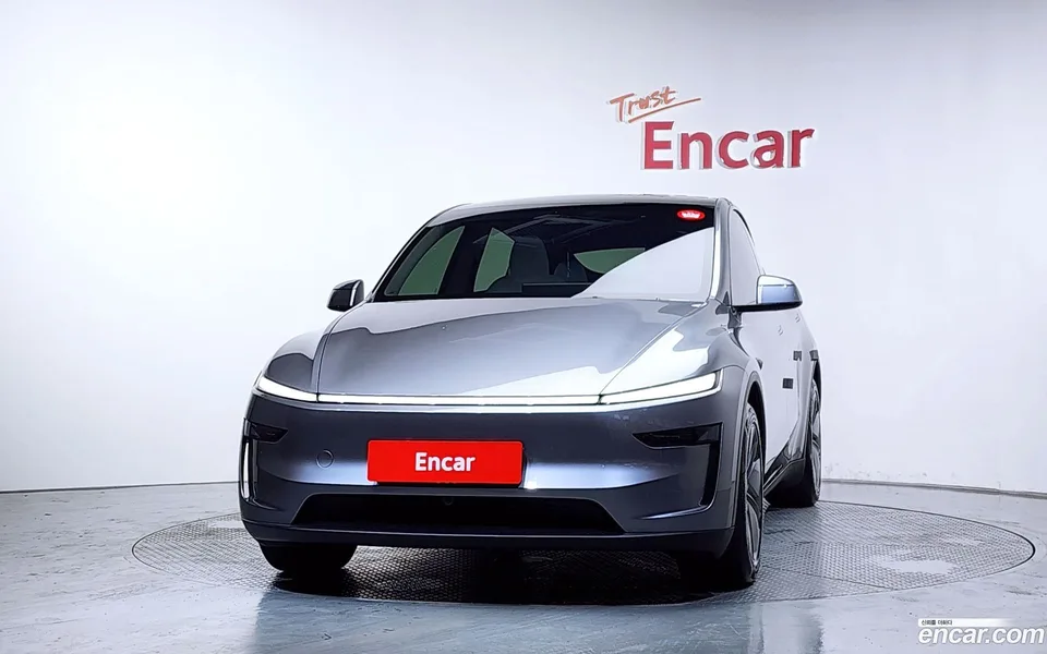 Tesla Model Y AWD 2025 — thumbnail 3