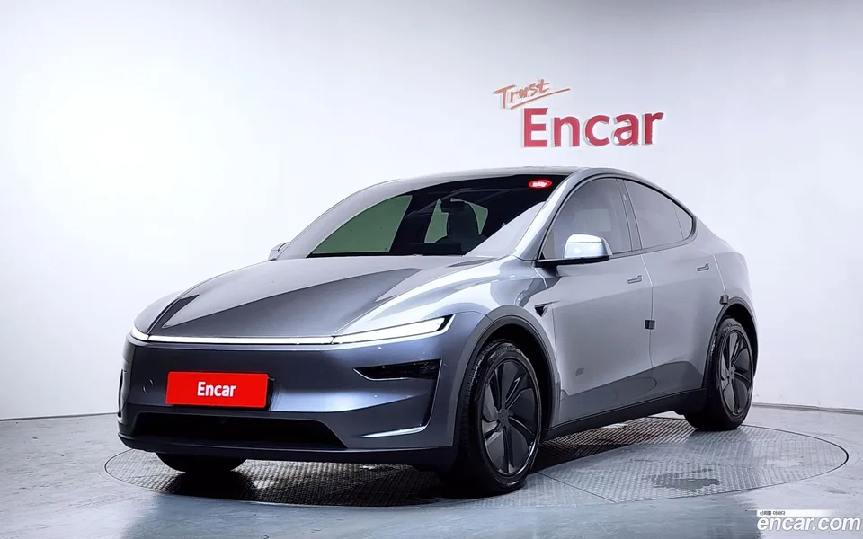 Tesla Model Y AWD 2025 — photo 1, buy with delivery to Moscow