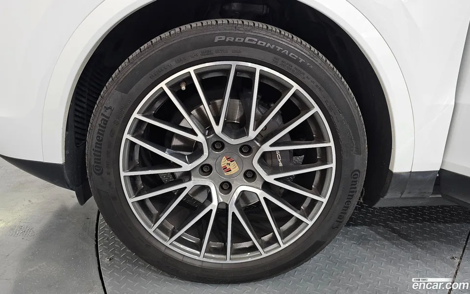 Porsche Cayenne 3.0 2023 — thumbnail 5
