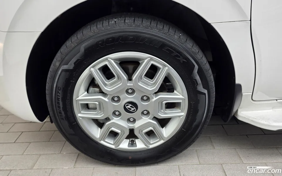 Hyundai Staria HEV 1.6 11 2024 — thumbnail 2
