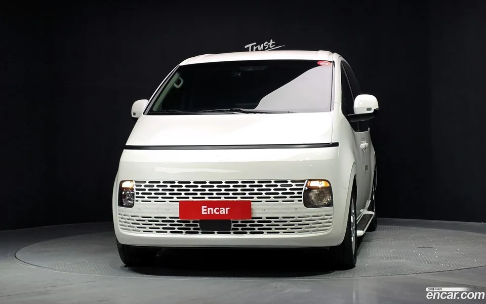 Hyundai Staria HEV 1.6 11 2024 — thumbnail 3
