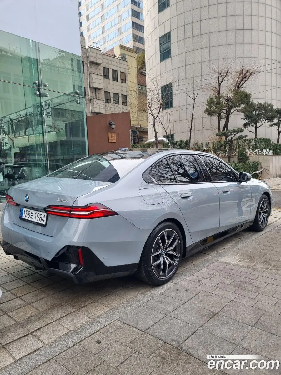 BMW 5 Series 520i M 2026 — thumbnail 3