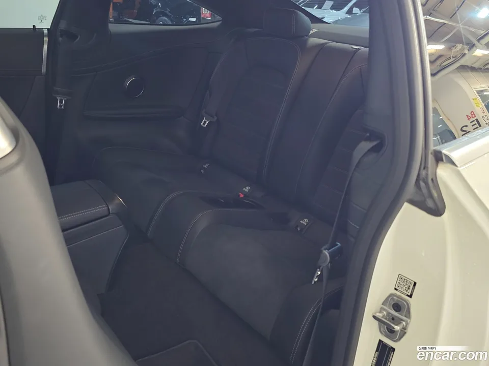 Mercedes-Benz C-Class C200 2023 — thumbnail 2